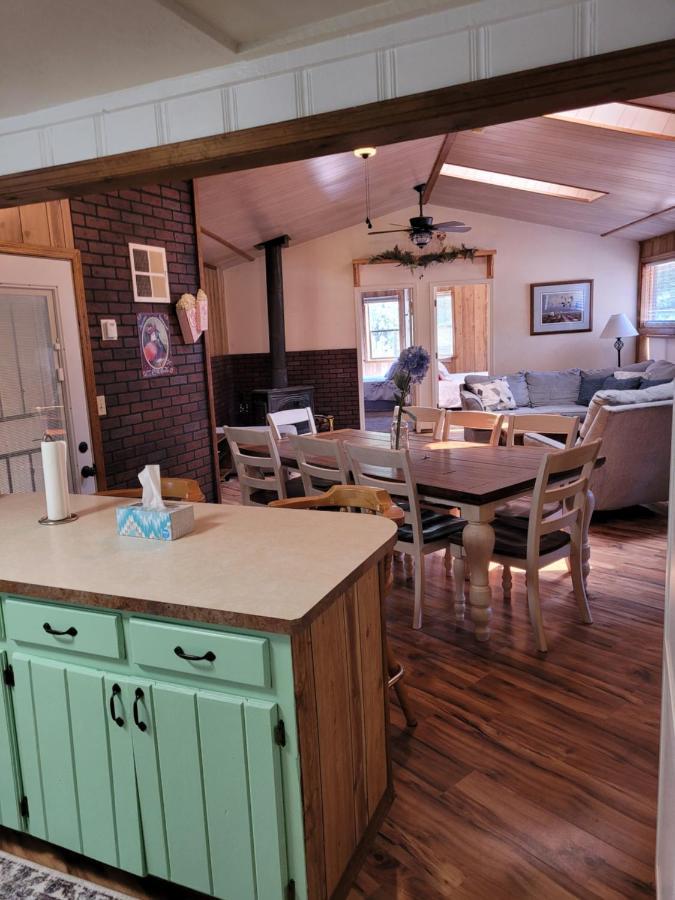 Greer Point Trails End Cabins 外观 照片